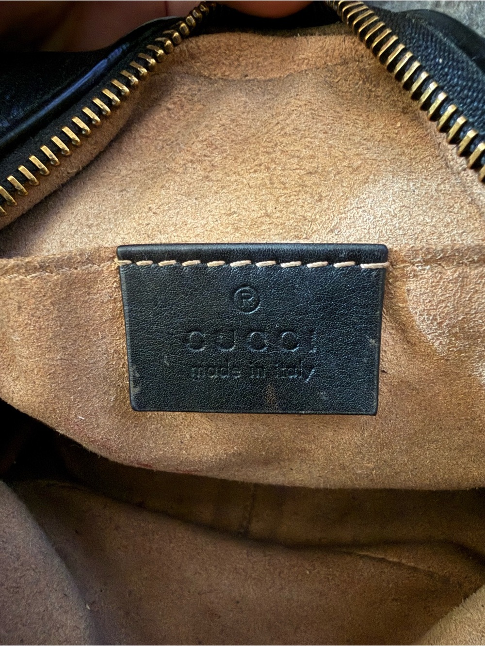 (AUTHENTIC) Gucci Black GG Marmont matelassé mini bag (Pre-owned) - Picture 8 of 9